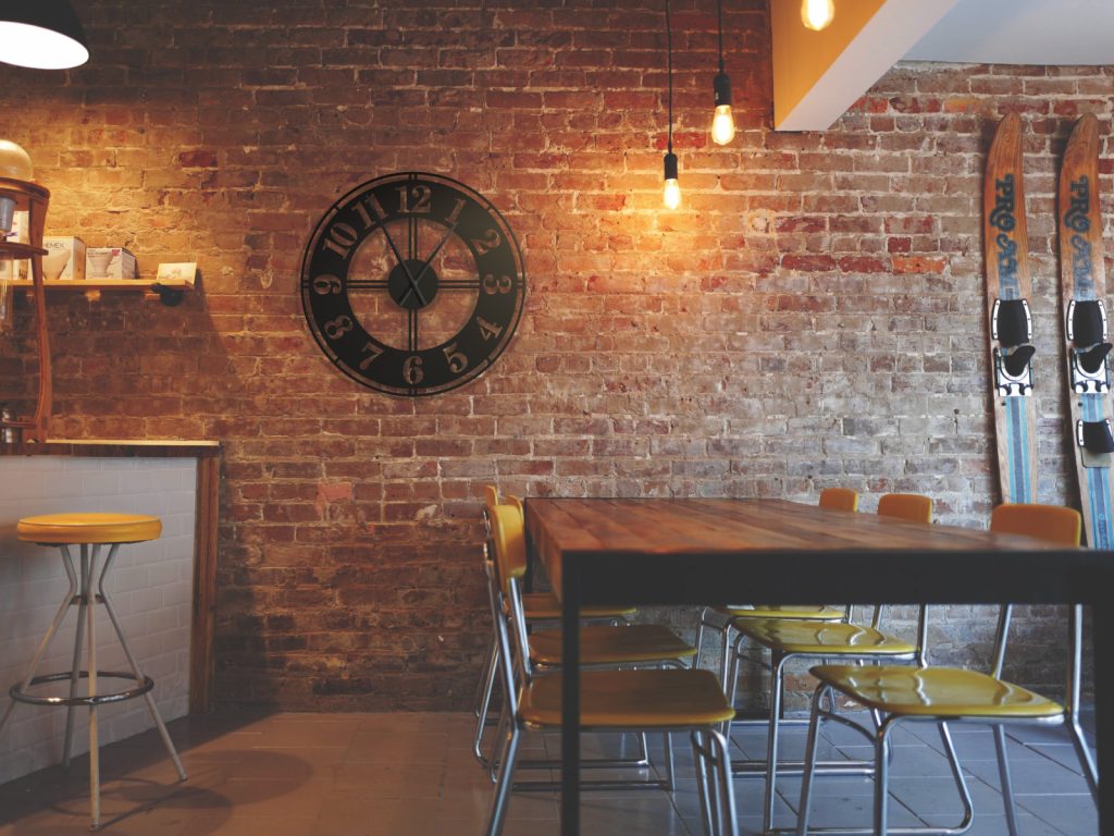 Horloge murale en métal Classic II 50 cm – Image 2